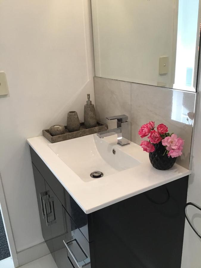 La Casita Waiheke Apartment Oneroa Екстериор снимка